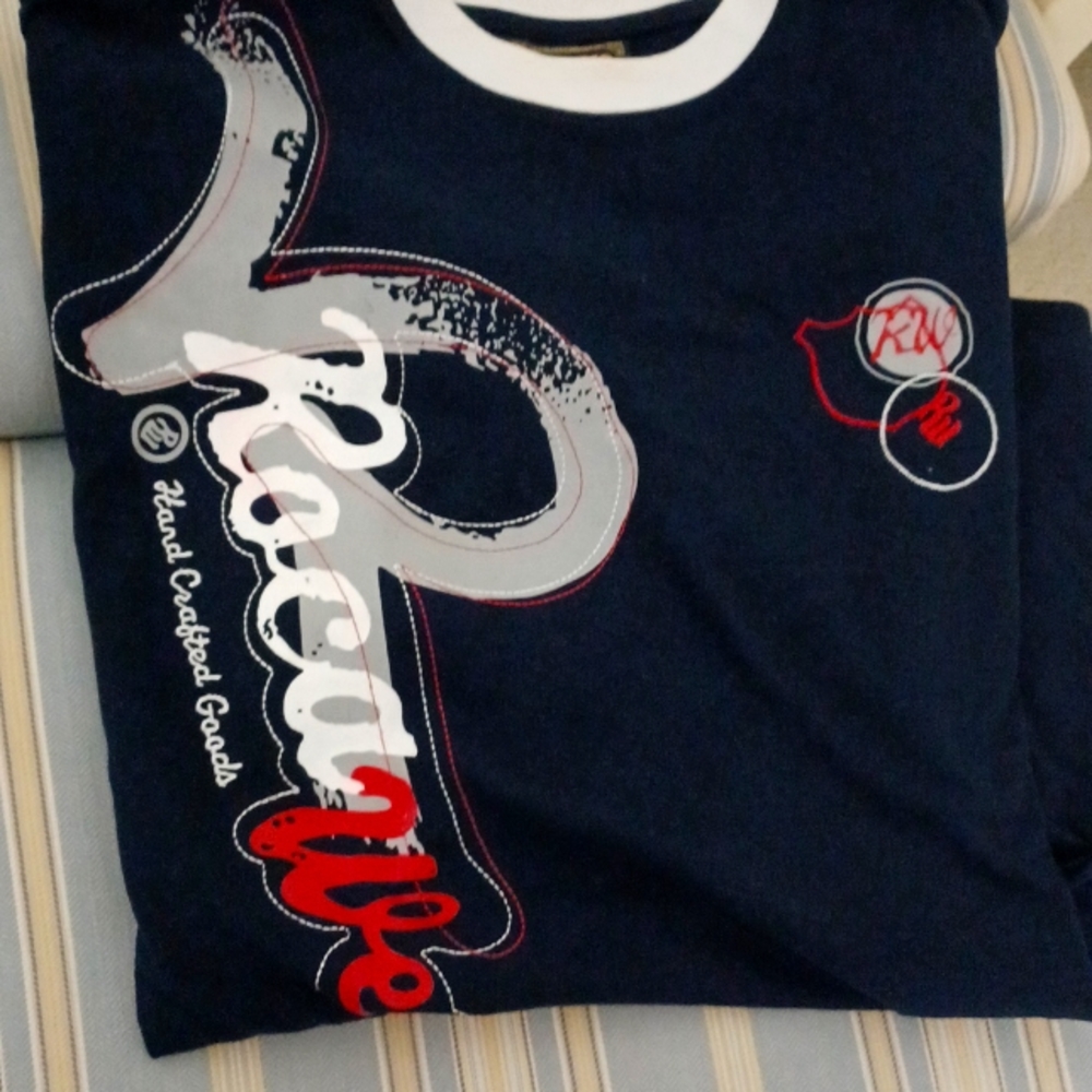 Rocawear tee shirt